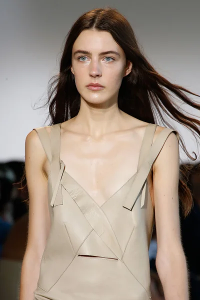 Look 13